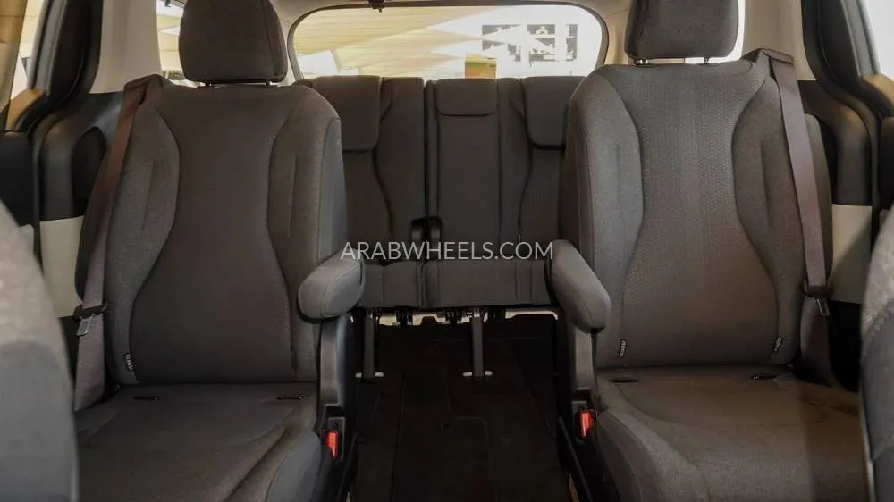 Kia Carnival 2022 for Sale in Sharjah Image-15