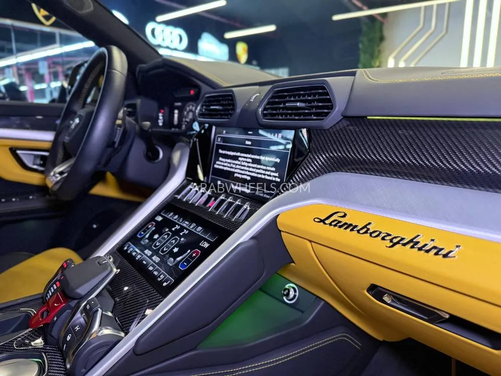 Lamborghini Urus 2022 for Sale in Dubai Image-8