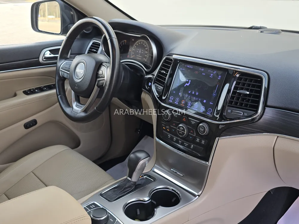 Jeep Grand Cherokee 2019 for Sale in Sharjah Image-4