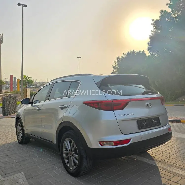 Kia Sportage 2016 for Sale in Sharjah Image-10