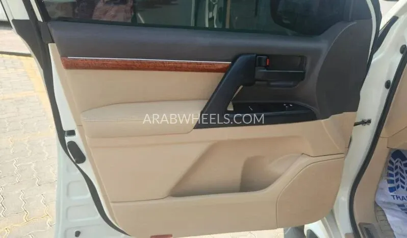 Toyota Land Cruiser 2015 for Sale in Sharjah Image-6