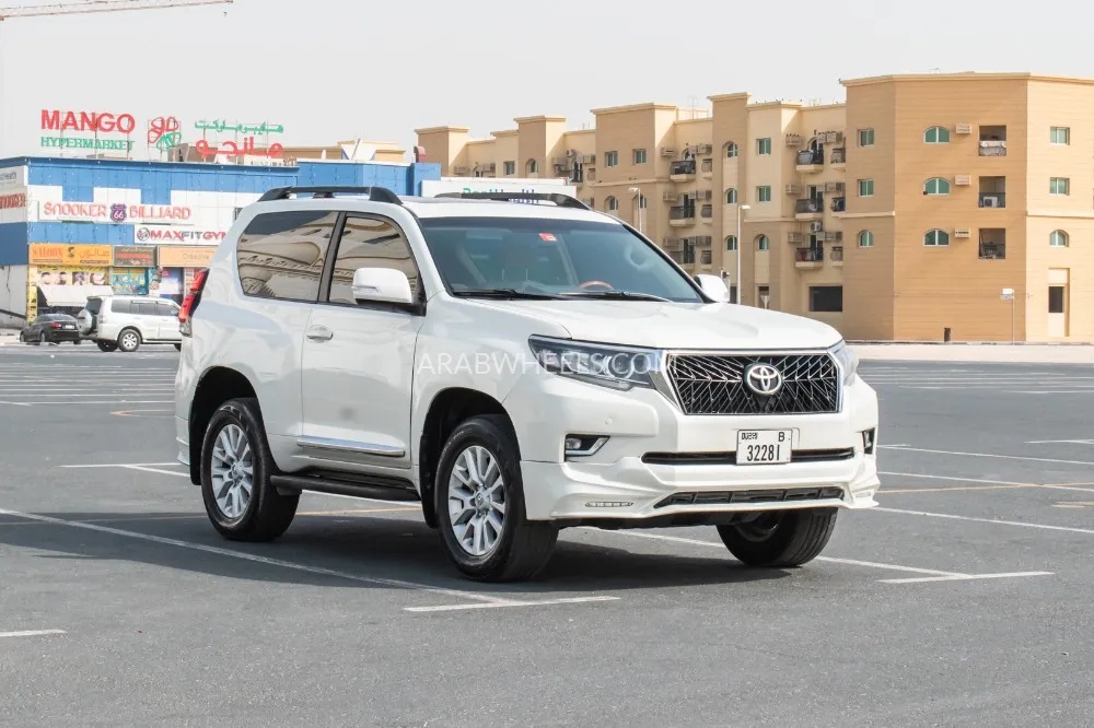 تويوتا لاند كروزر برادو 2017 for Sale in دبي Image-2