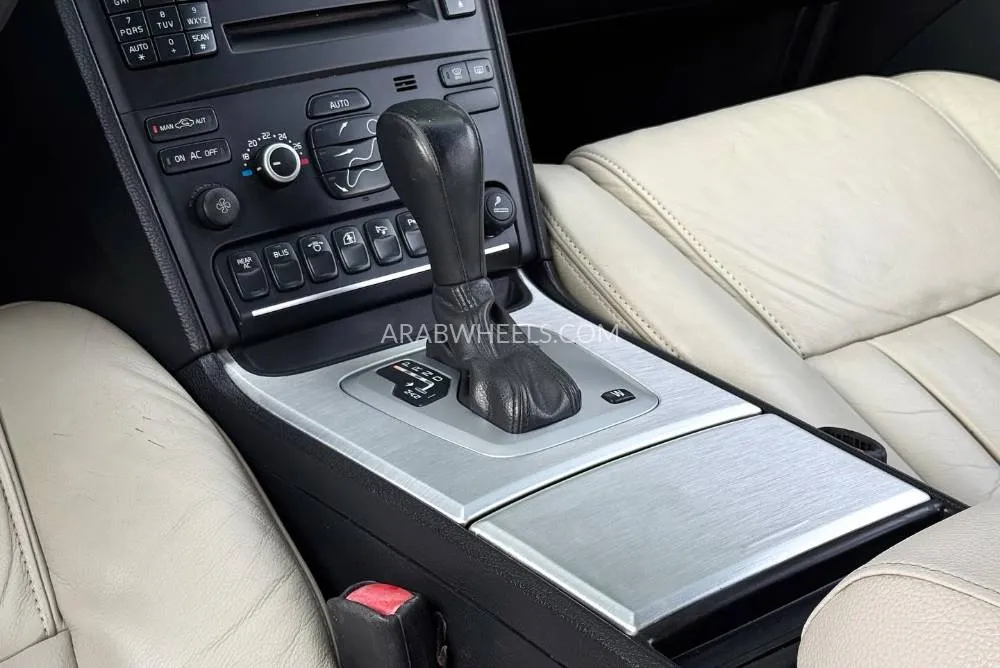 Volvo XC90 2014 for Sale in Dubai Image-14