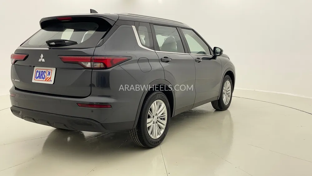 Mitsubishi Outlander 2025 for Sale in Dubai Image-3