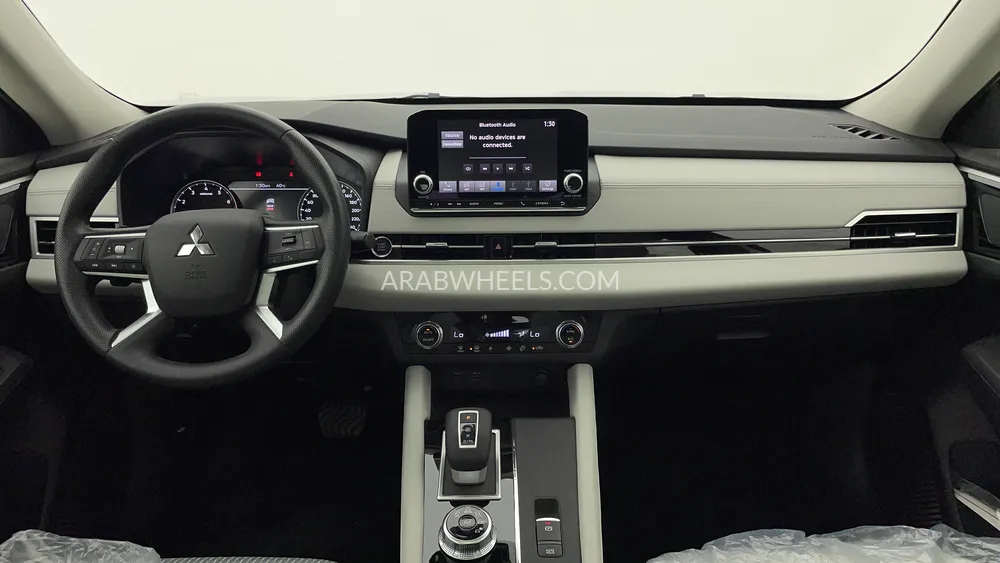 Mitsubishi Outlander 2025 for Sale in Dubai Image-12