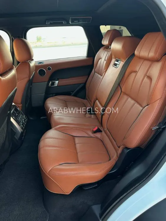 Land Rover Range Rover Sport 2016 for Sale in Sharjah Image-12