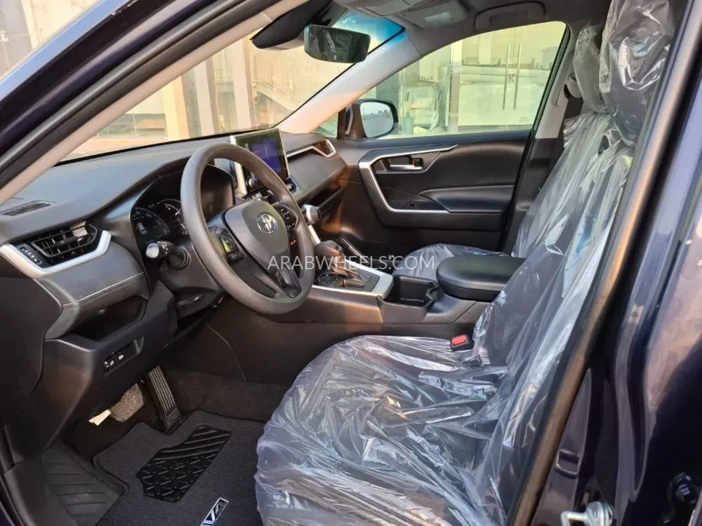 Toyota Rav4 2023 for Sale in Ajman Image-9