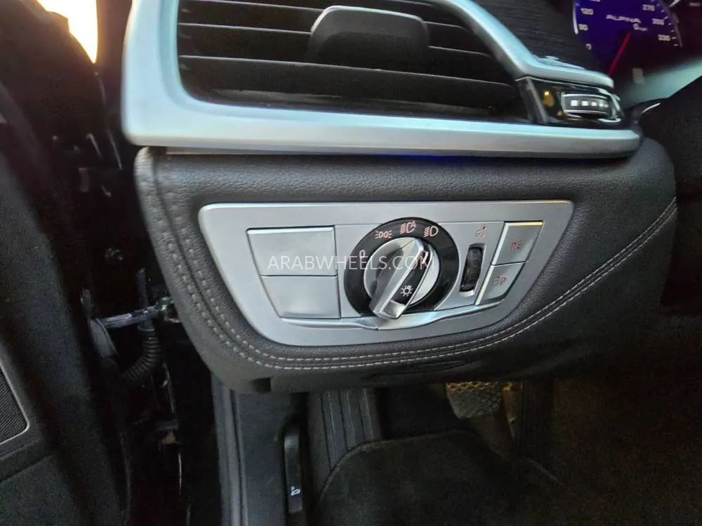 بي إم دبليو الفئة السابعة 2019 for Sale in دبي Image-8