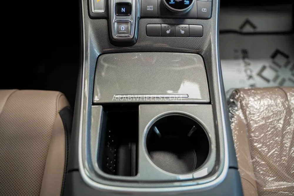 هيونداي سانتا في 2023 for Sale in أم القيوين Image-10