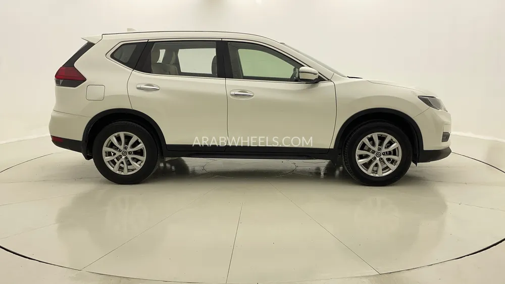 Nissan X-Trail 2022 for Sale in Dubai Image-2