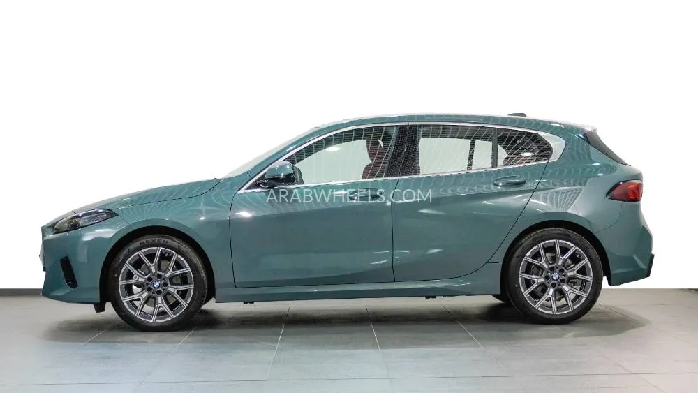 بي إم دبليو الفئة الأولى 2025 for Sale in أبو ظبي Image-3