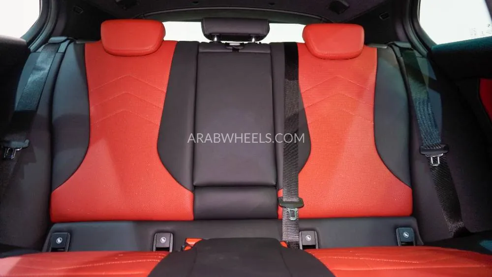 بي إم دبليو الفئة الأولى 2025 for Sale in أبو ظبي Image-11