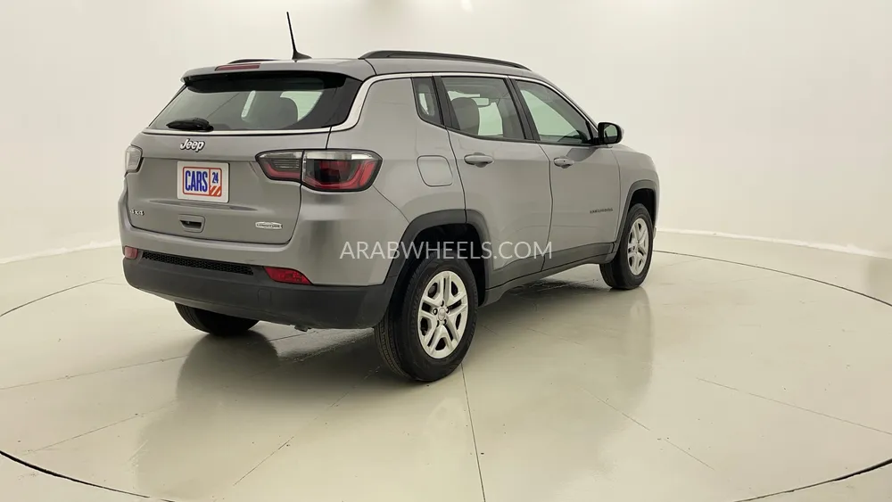 جيب كومباس 2019 for Sale in دبي Image-3