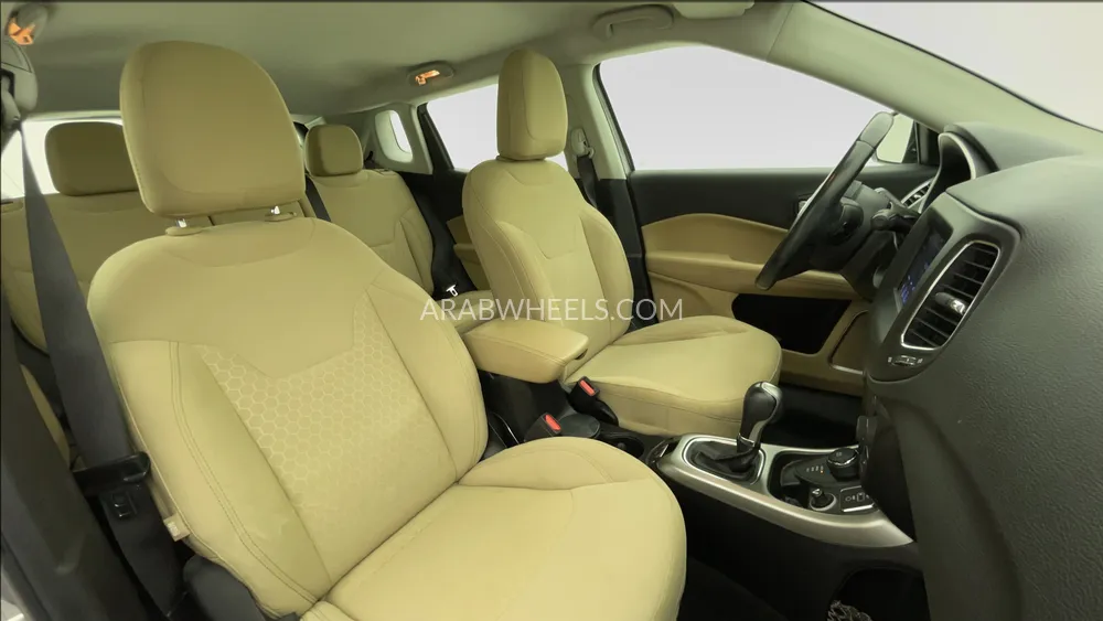 جيب كومباس 2019 for Sale in دبي Image-24