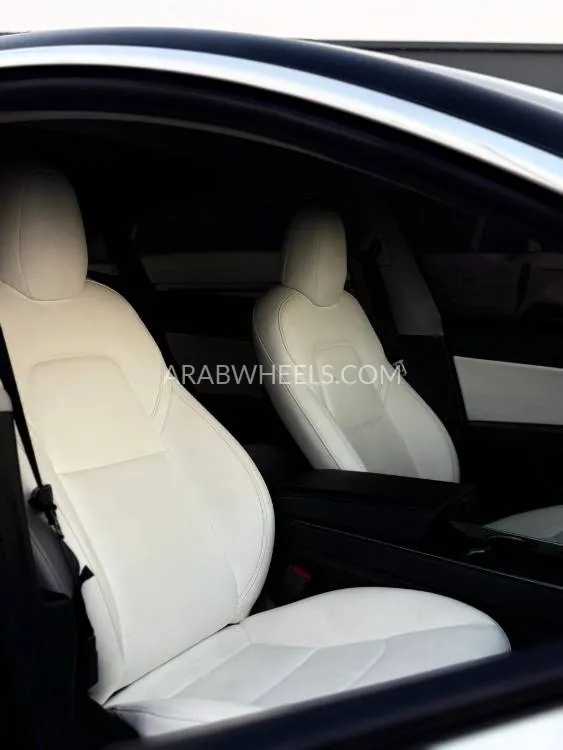 Tesla Model 3 2020 for Sale in Ajman Image-11