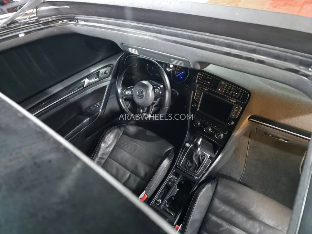 Volkswagen Golf 2015 for Sale in Ajman Image-15