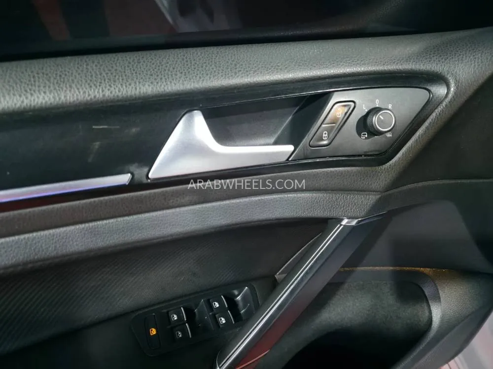 Volkswagen Golf 2015 for Sale in Ajman Image-18