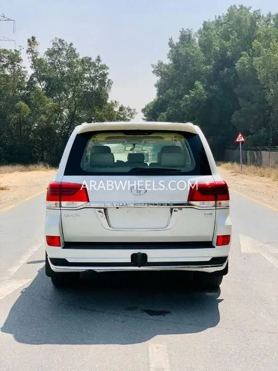Toyota Land Cruiser 2020 for Sale in Sharjah Image-16