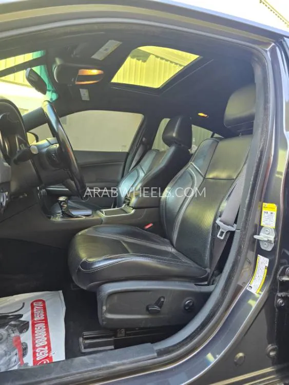 Dodge Charger 2019 for Sale in Umm Al Quwain Image-10