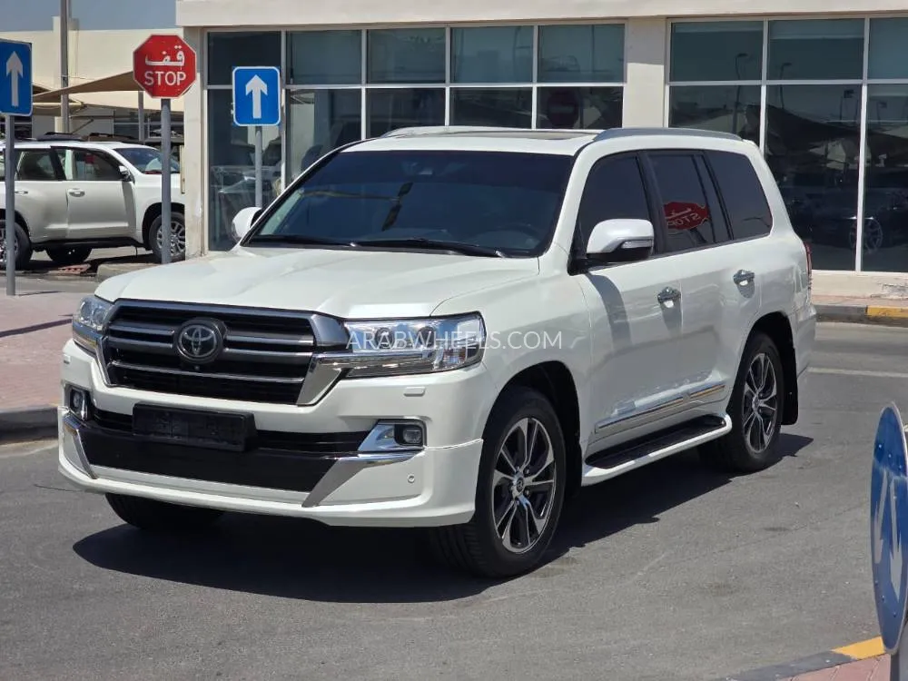 Toyota Land Cruiser 2020 for Sale in Umm Al Quwain Image-2