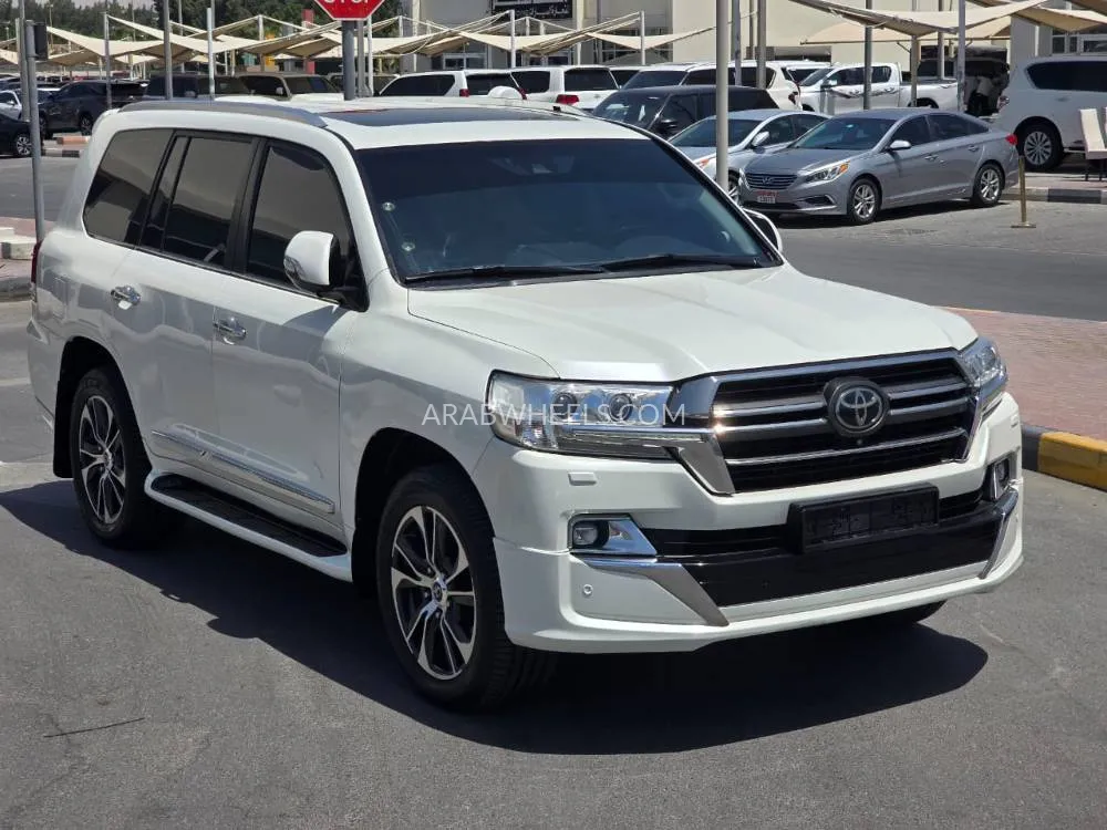 Toyota Land Cruiser 2020 for Sale in Umm Al Quwain Image-5
