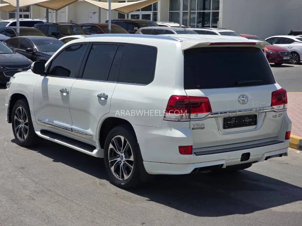 Toyota Land Cruiser 2020 for Sale in Umm Al Quwain Image-9