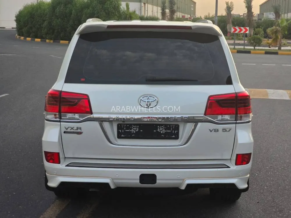 Toyota Land Cruiser 2020 for Sale in Umm Al Quwain Image-19