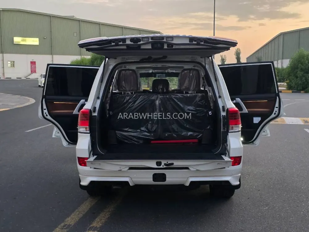 Toyota Land Cruiser 2020 for Sale in Umm Al Quwain Image-25
