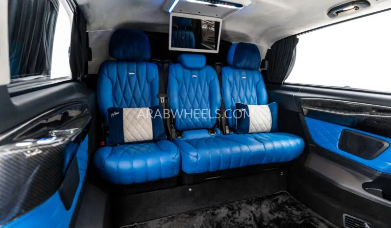 Mercedes Benz V Class 2022 for Sale in Dubai Image-5