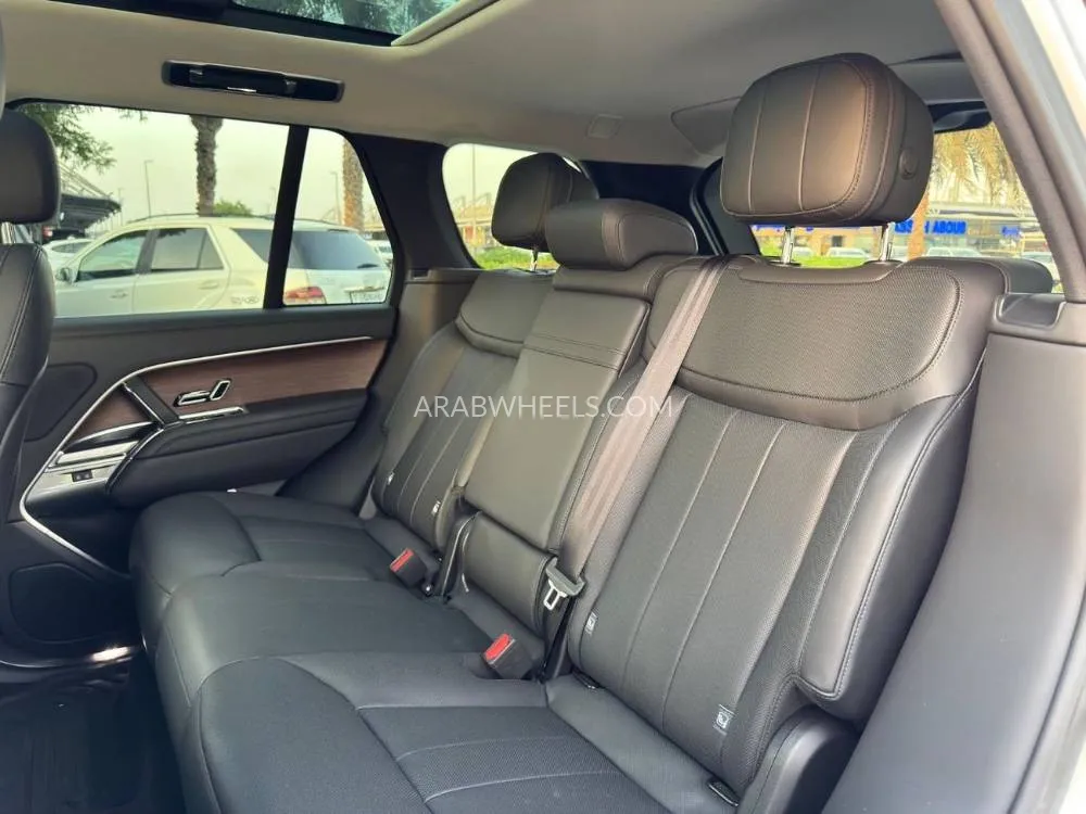 Land Rover Range Rover 2024 for Sale in Dubai Image-11