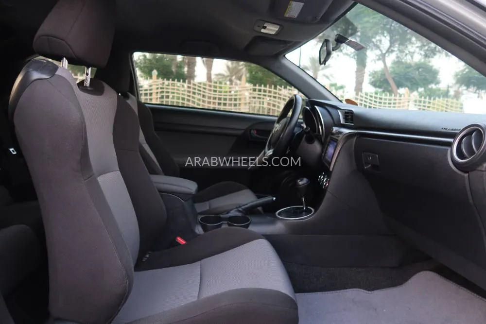 Toyota Zelas 2014 for Sale in Dubai Image-11