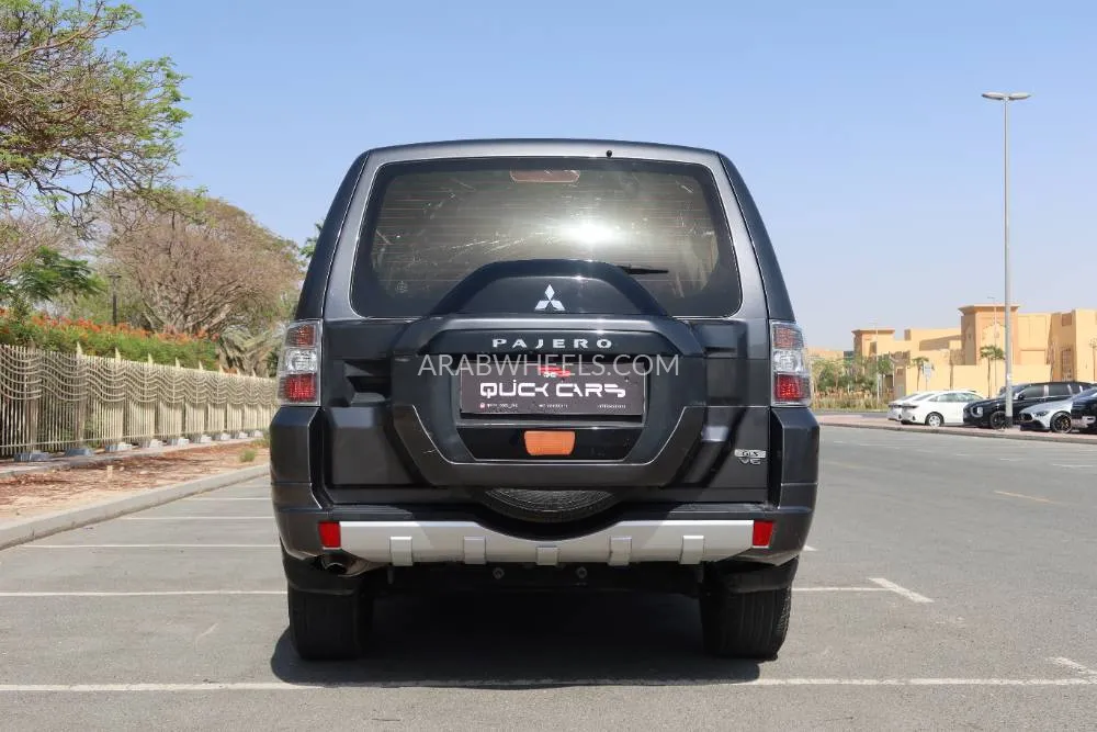 Mitsubishi Pajero 2020 for Sale in Dubai Image-3