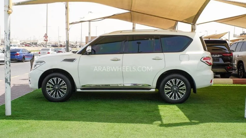 Nissan Patrol 2016 for Sale in Sharjah Image-5