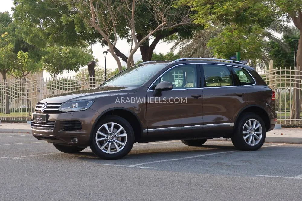 Volkswagen Touareg 2014 for Sale in Dubai Image-4