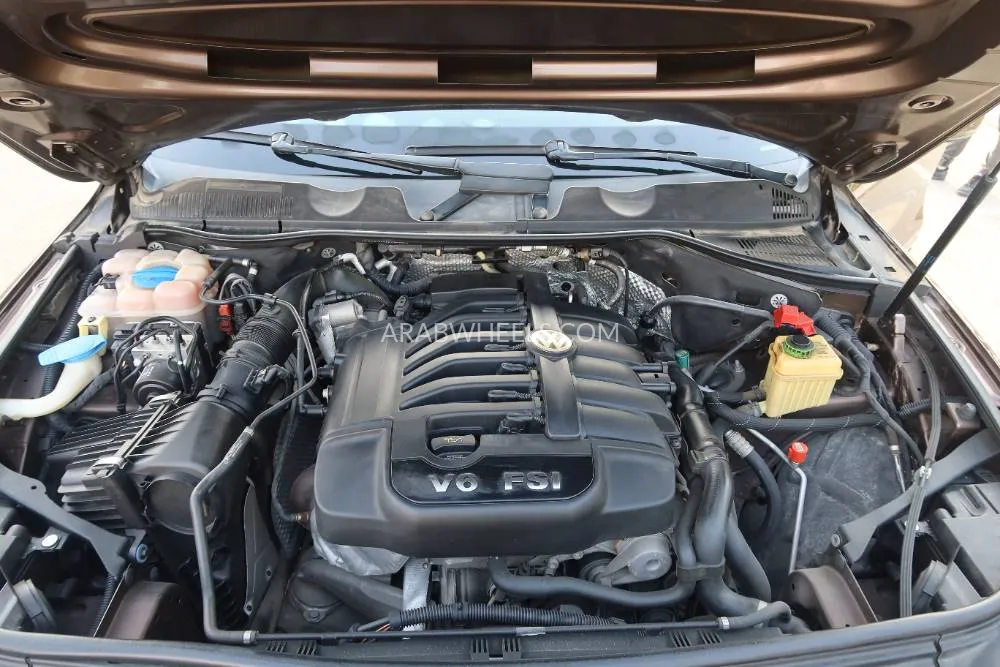 Volkswagen Touareg 2014 for Sale in Dubai Image-14