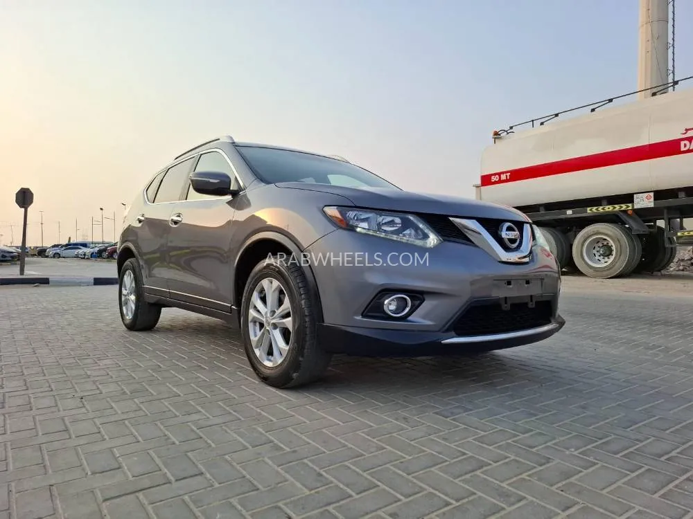 Nissan Rogue 2015 for Sale in Ajman Image-2