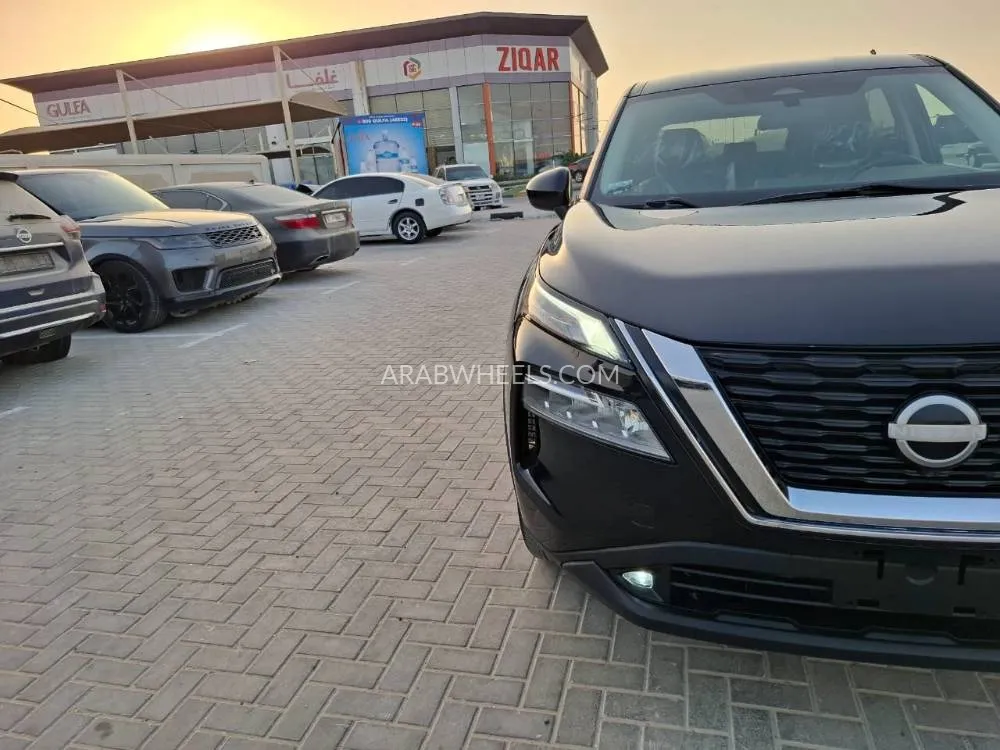 Nissan Rogue 2023 for Sale in Ajman Image-3