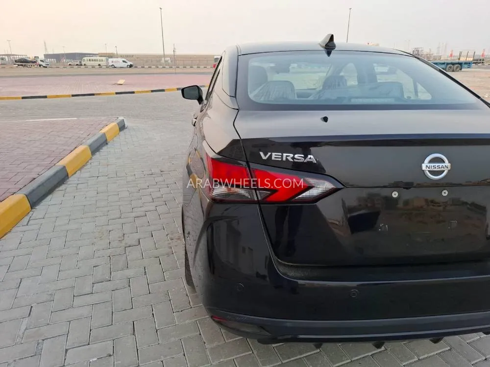 Nissan Versa 2021 for Sale in Ajman Image-13