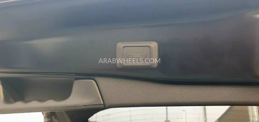 Toyota Rav4 2021 for Sale in Sharjah Image-10