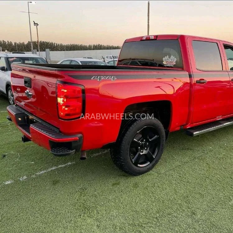 Chevrolet Silverado 2018 for Sale in Sharjah Image-9