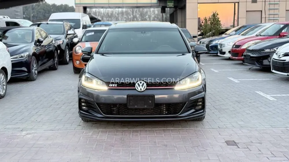  فولكس واجن جولف جي تي آي 2018 for Sale in الشارقة Image-2