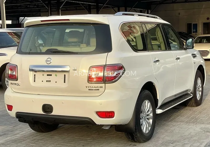 Nissan Patrol 2019 for Sale in Dubai Image-12