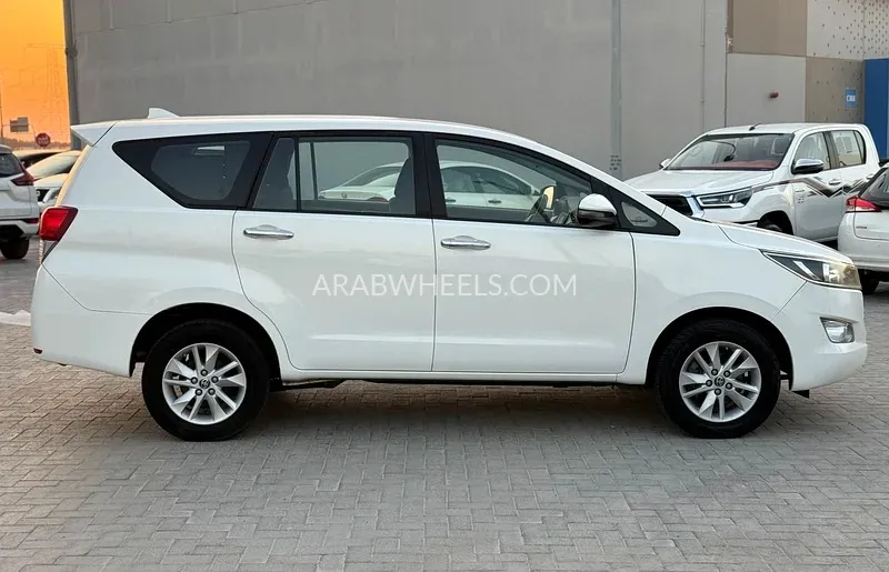 Toyota Innova 2020 for Sale in Abu Dhabi Image-4