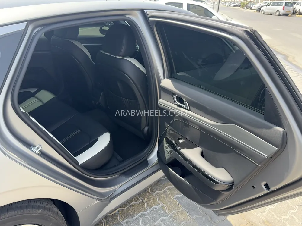 Kia K5 2025 for Sale in Sharjah Image-12