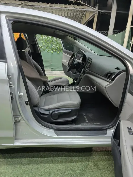 Hyundai Elantra 2017 for Sale in Ajman Image-15