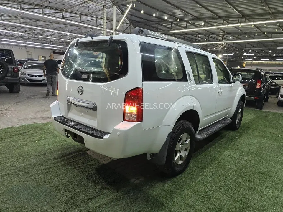 Nissan Pathfinder 2006 for Sale in Ajman Image-4