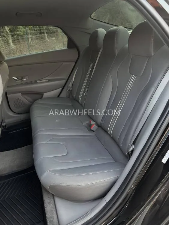 Hyundai Elantra 2021 for Sale in Sharjah Image-11