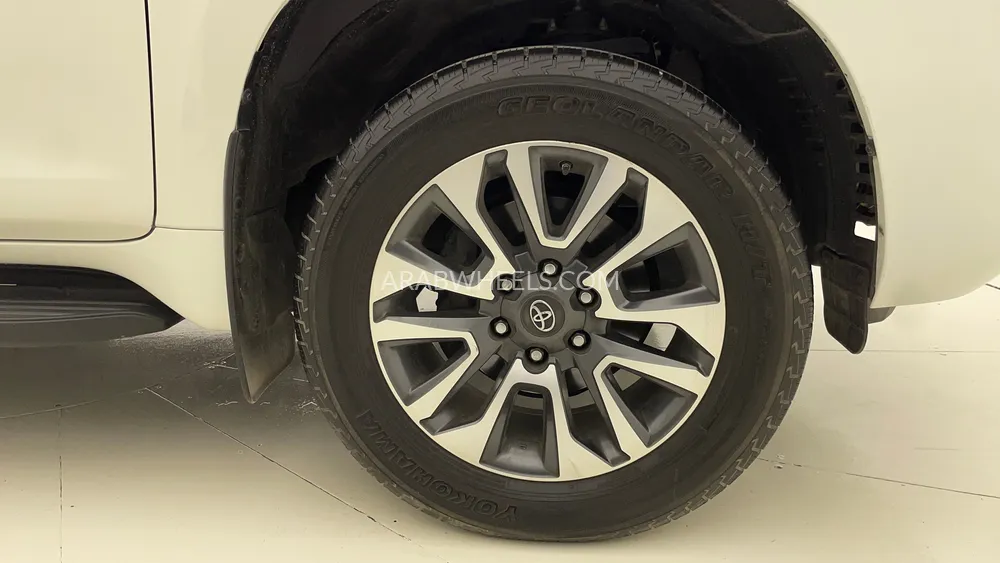 Toyota Land Cruiser Prado 2022 for Sale in Dubai Image-10