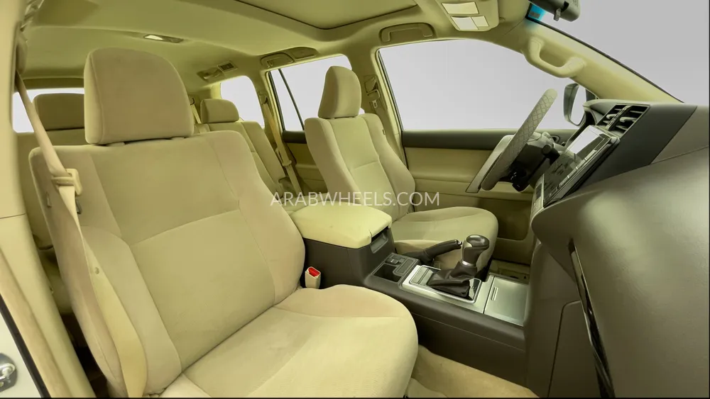 Toyota Land Cruiser Prado 2022 for Sale in Dubai Image-25