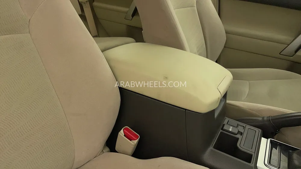 Toyota Land Cruiser Prado 2022 for Sale in Dubai Image-39